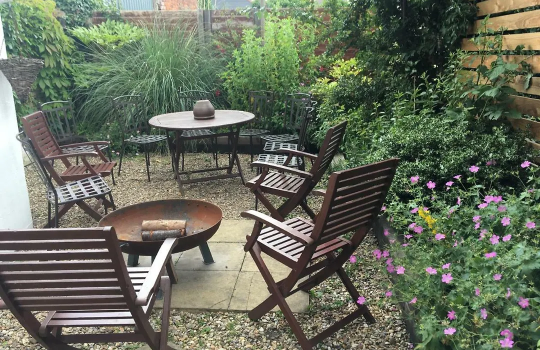 House For Families Or Groups Near Cardiff City Centre-1