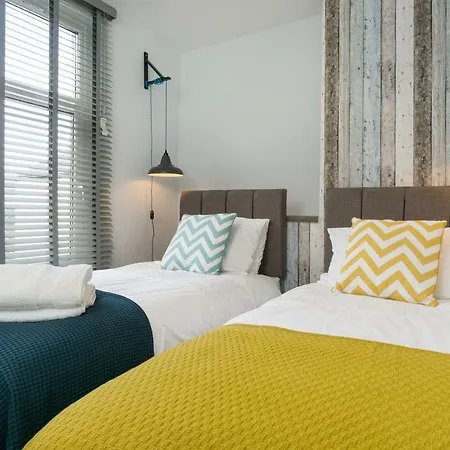 House For Families Or Groups Near Cardiff City Centre-2